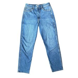 Abercrombie & Fitch The Mom High Rise Medium Wash Size 26/2R
